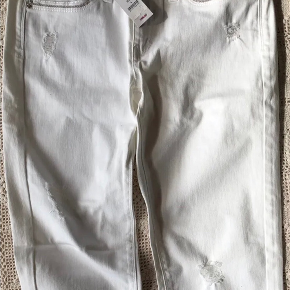 WHITE HOUSE BLACK MARKET size 4 white skinny jeans